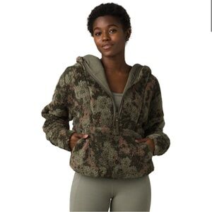 Prana Polar Escape Hooded 1/2 Zip with Pockets -Kale Wildflower